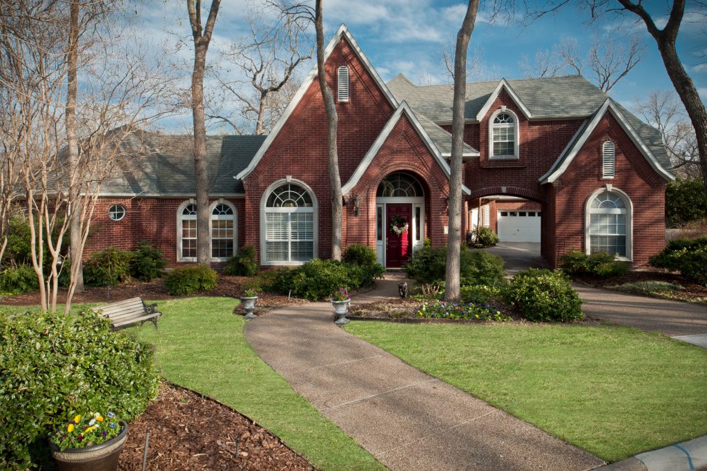 Photo of 2301 Forest Hills Court