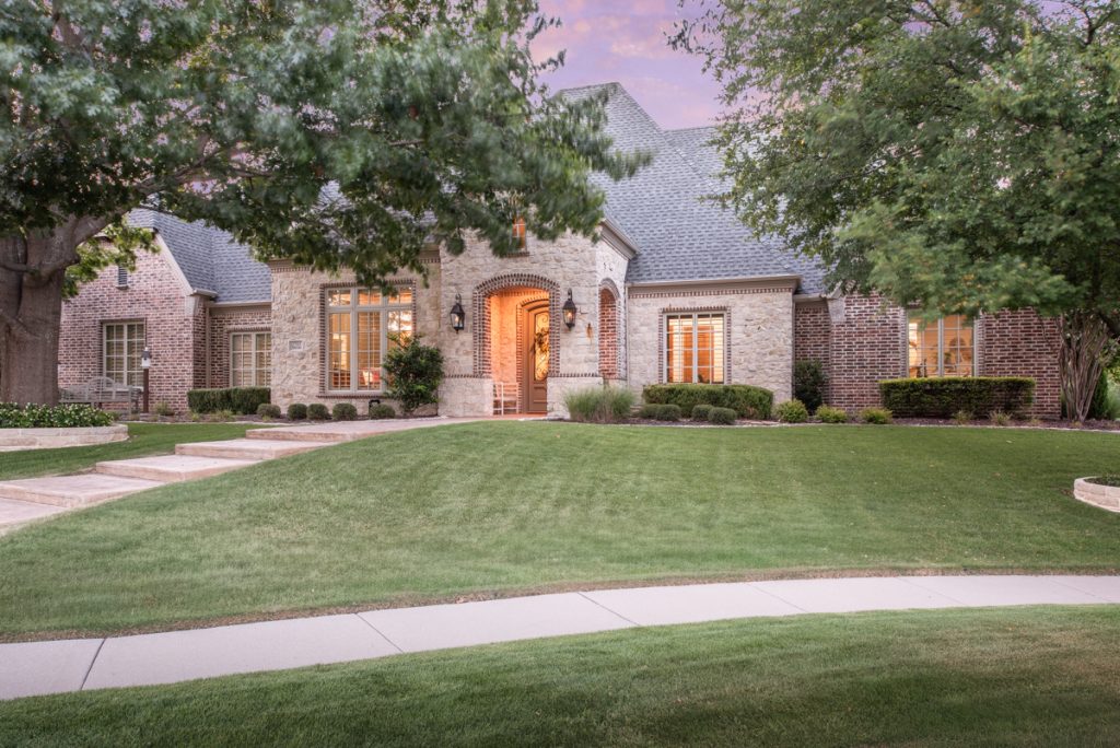 Photo of 2701 Fair Oaks Lane